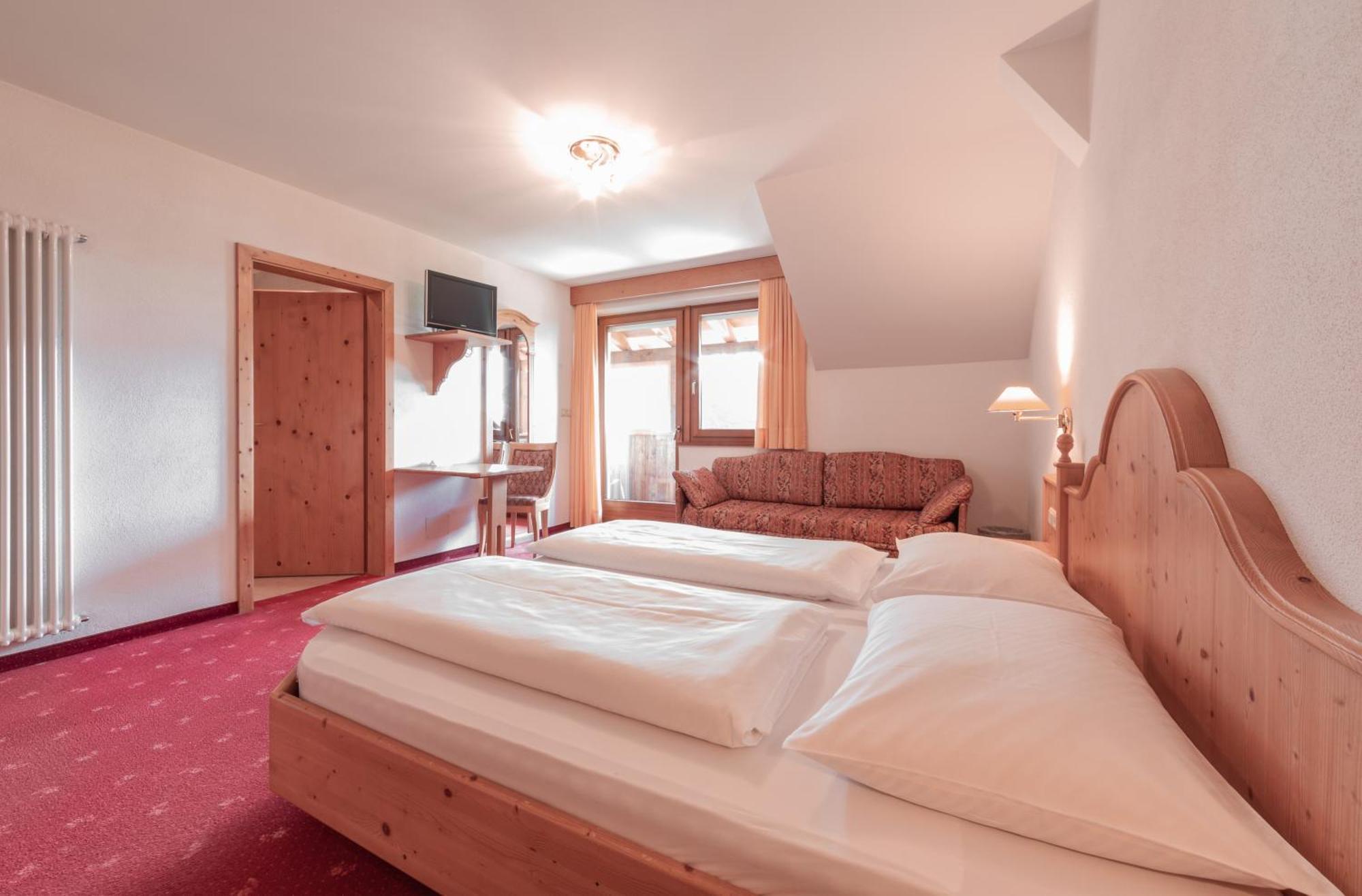 Berghotel Zum Zirm Collalbo Εξωτερικό φωτογραφία