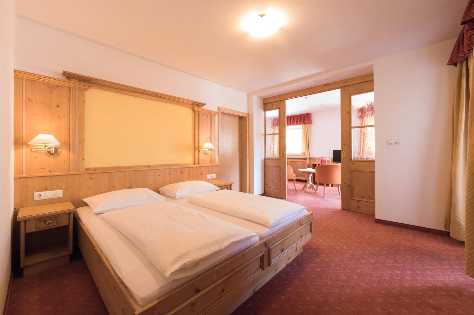 Berghotel Zum Zirm Collalbo Εξωτερικό φωτογραφία