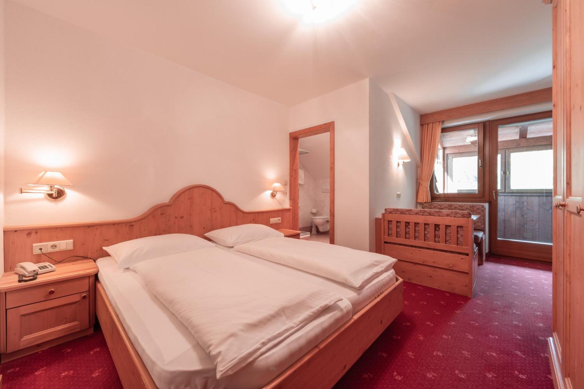 Berghotel Zum Zirm Collalbo Εξωτερικό φωτογραφία