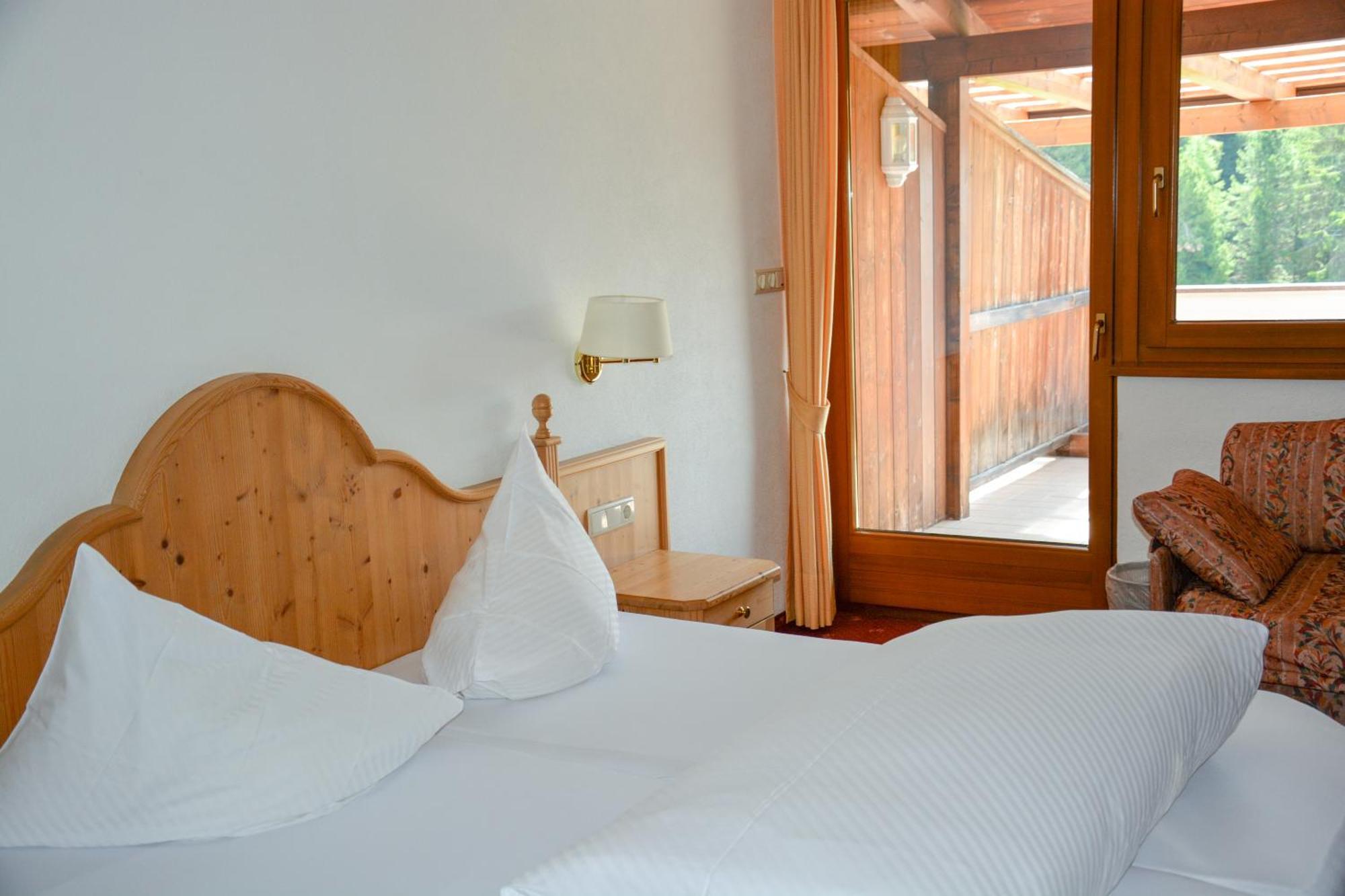 Berghotel Zum Zirm Collalbo Εξωτερικό φωτογραφία